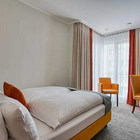 호텔 Kommerzhotel 3*
