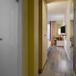 Kommerzhotel فندق كولونيا