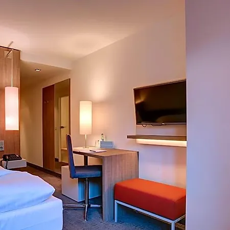 מלון Kommerzhotel 3*